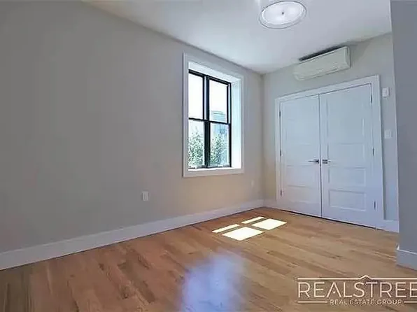 68 Somers Street image 5 of 11