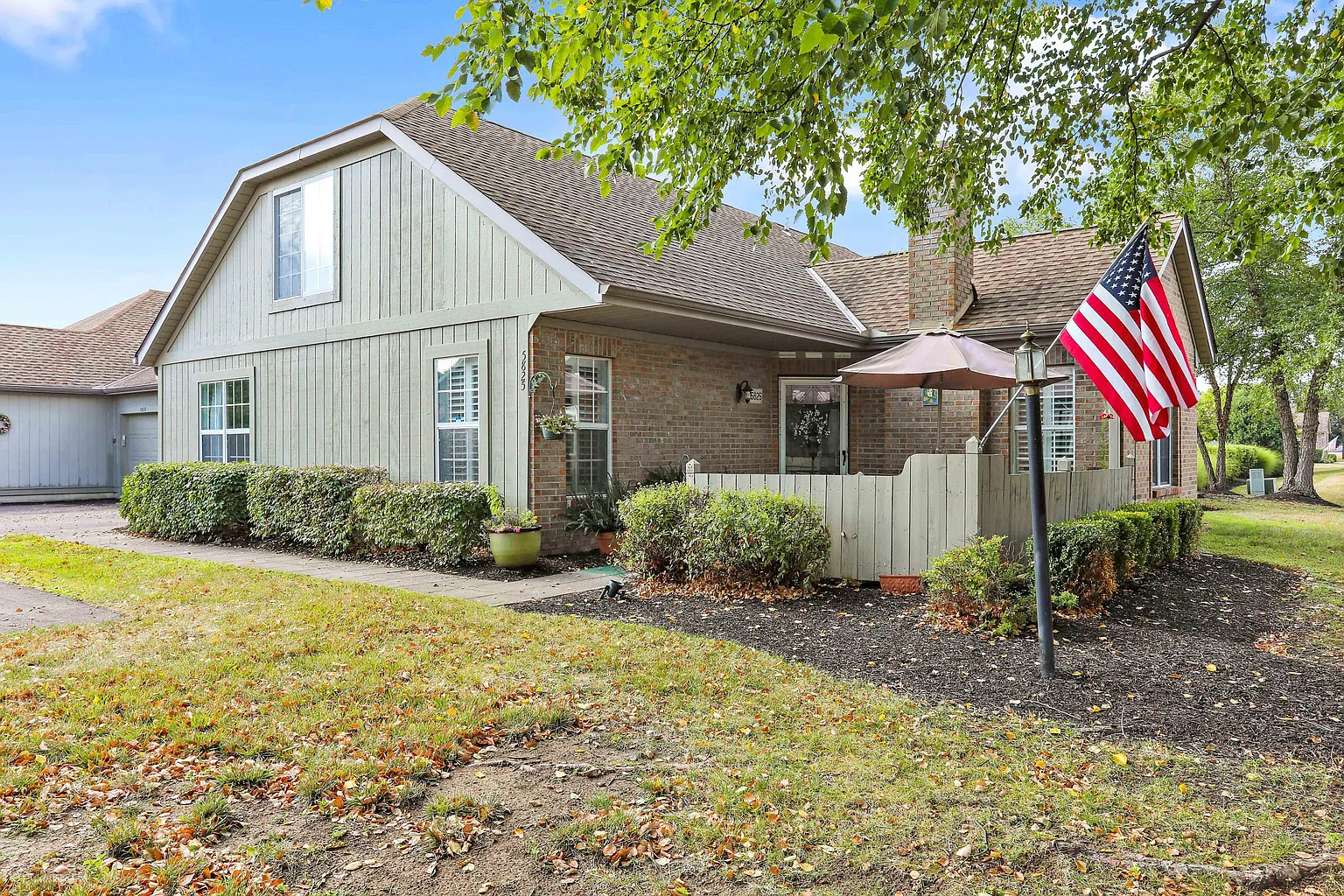 5825 Willow Lake Dr photo 1