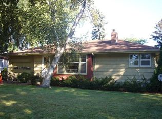 1293 Draper Ave, Roseville, MN 55113