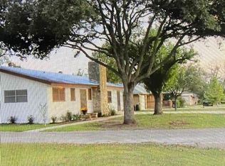 1110 Lazy Creek Ln, Blanco, TX 78606