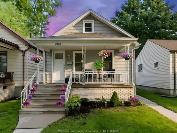 965 Bridge Ave, Windsor, ON N9B 2M9