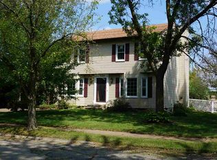 5035 Hamilton Dr, Davenport, IA 52807