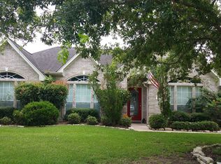 917 N Belle Dr, Angleton, TX 77515