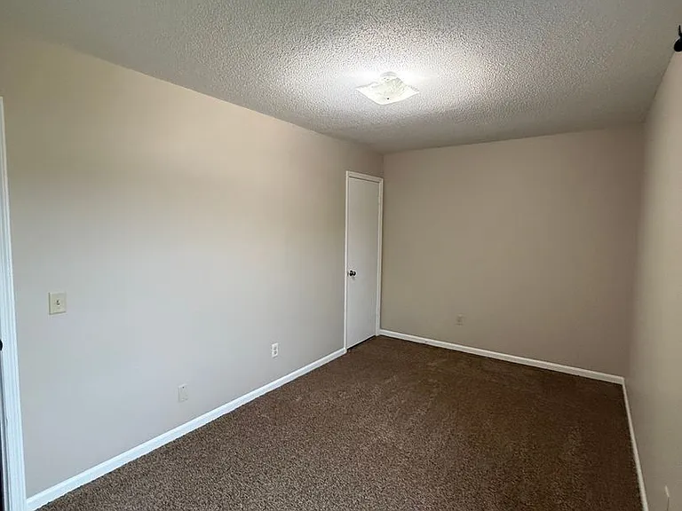 205 Glenwood Ln #1 — Photo 16