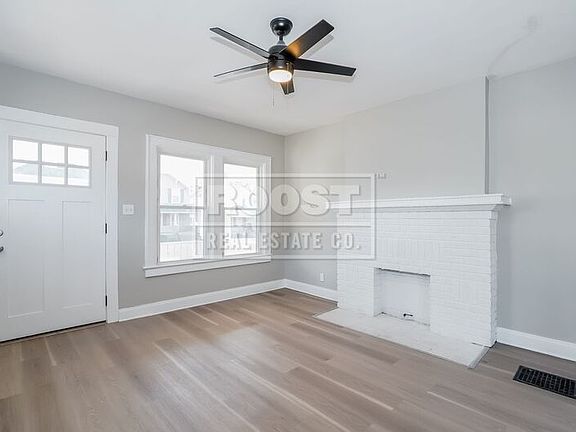3rd image of 1239 S Champion Ave