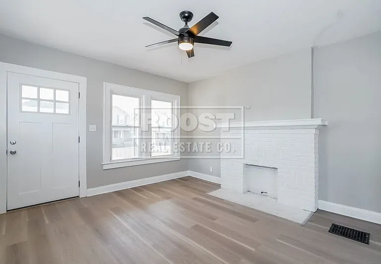 1239 S Champion Ave — Photo 3