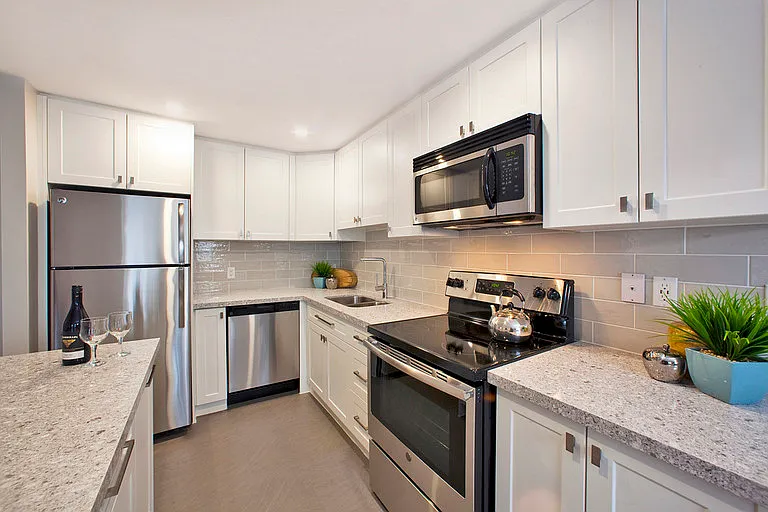 2300 Marine Dr — Photo 27