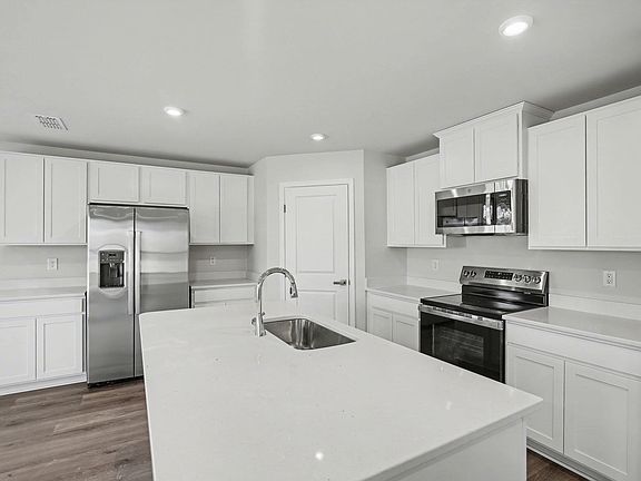 5th image of 8040 NW Sterling Oaks Dr