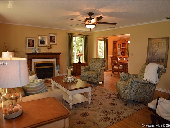 5th image of 801 Amherst Ave