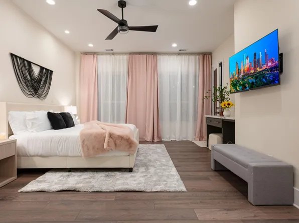 (undisclosed Address), Houston, TX 77007