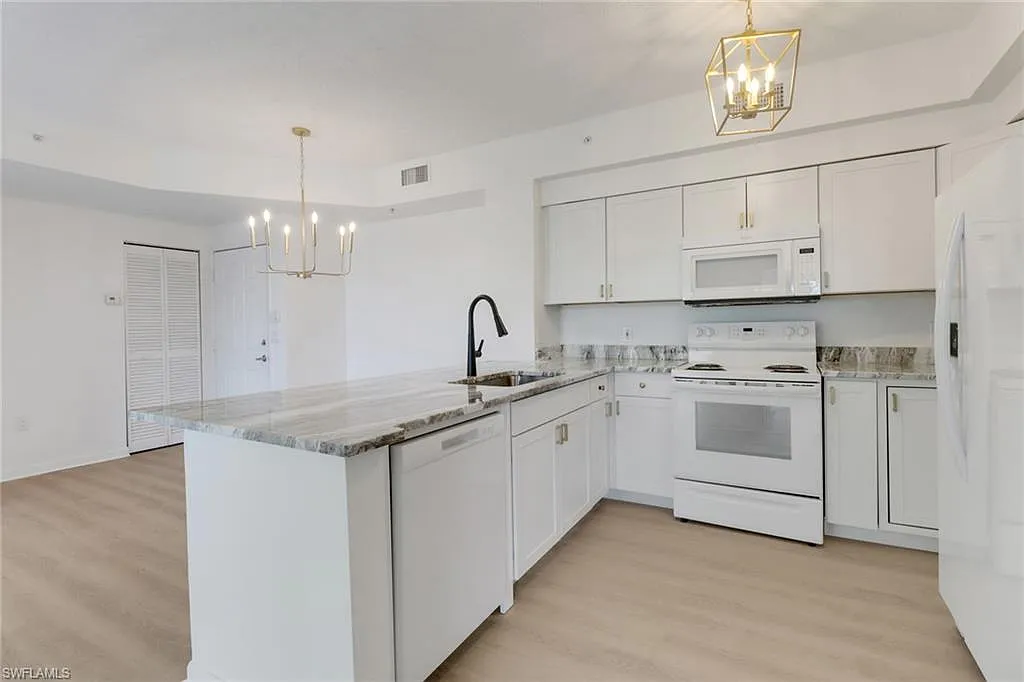 Building Photo - 1190 Reserve Way #206