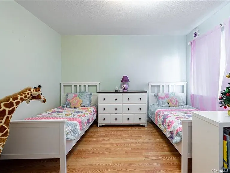 255 Monticello Dr — Photo 3
