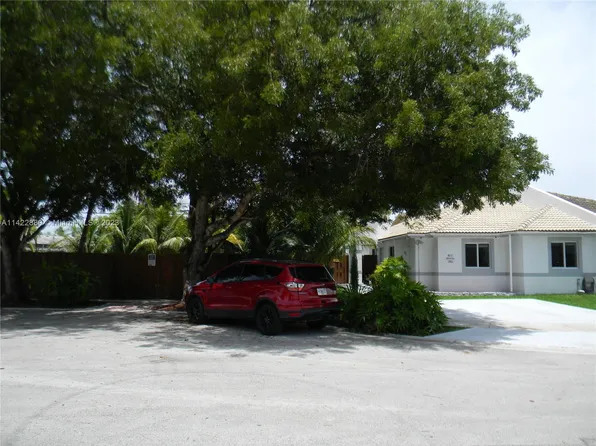 20425 SW 93rd Ave, Cutler Bay, FL 33189
