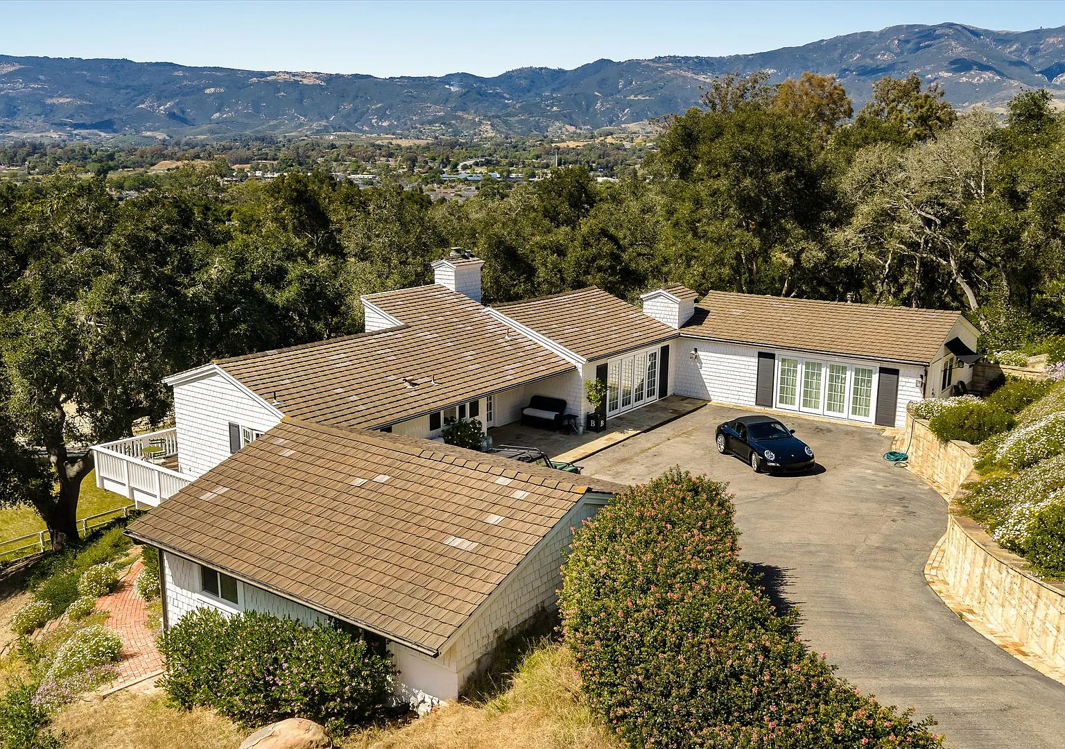 Elevated Ranch Living with Whimsical Elegance in Hope Ranch — Photo 3