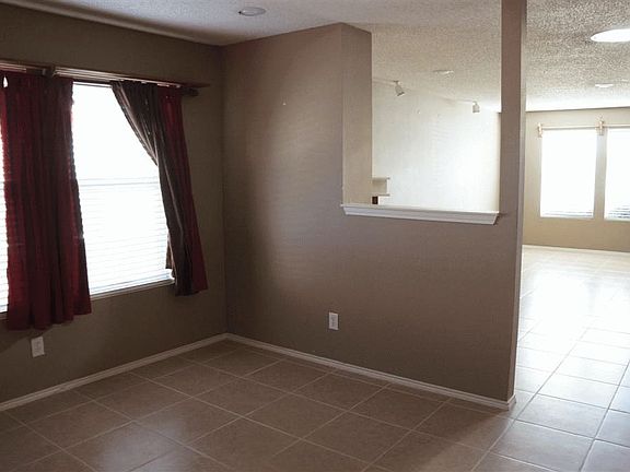 2nd image of 5604 Glenshee Dr