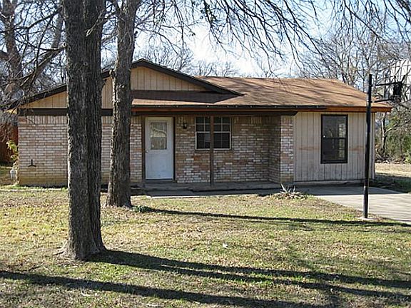 2nd image of 7129 Crabtree Ln