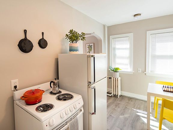 2nd image of 308 Melrose Ave E APT 103