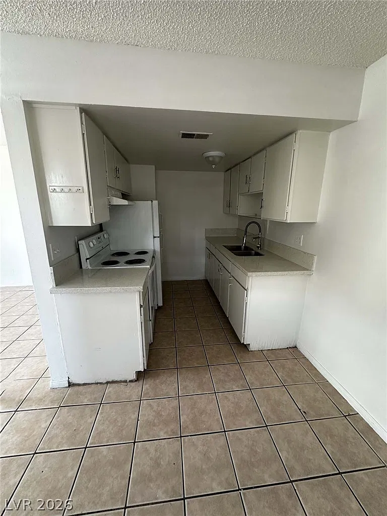 115 W New York Ave — Photo 1