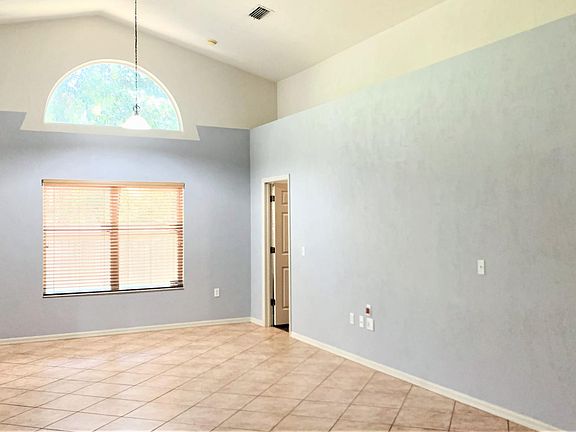4th image of 2502 NW 49th Ave