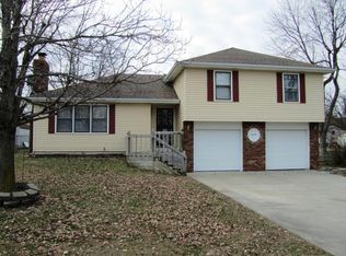 5849 S Tulip Ln, Battlefield, MO 65619
