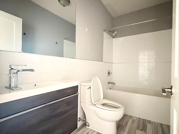 5th image of 1515 S 17th St #211