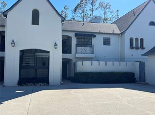 18714 Wimbledon Cir, Lutz, FL 33558