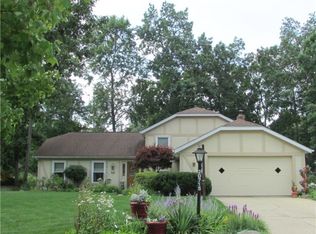 20715 Forestwood Dr, Strongsville, OH