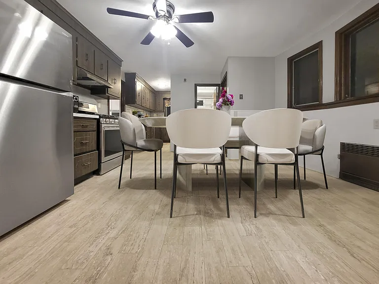 24 Gladstone St #2 — Photo 3