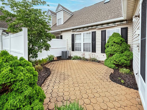 5th image of 6054 Belle Terre Ct