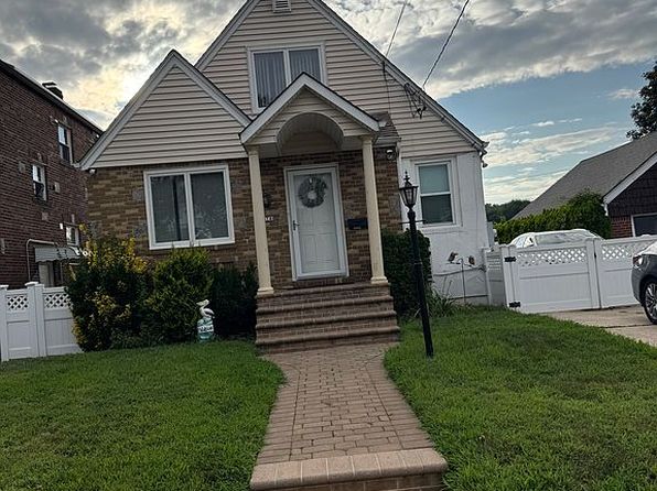 374 Rockaway Pkwy