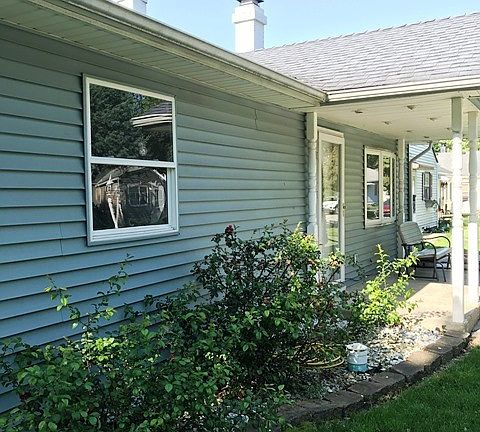 3rd image of 1440 Oak Ct