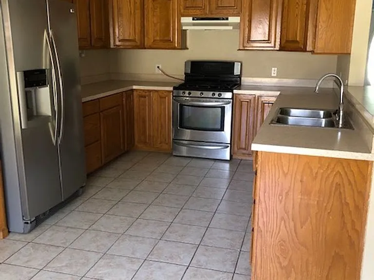 1334 Glenwood Dr — Photo 7