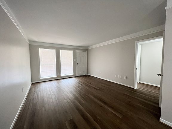 3rd image of 500 Willow Dr #Wilb6