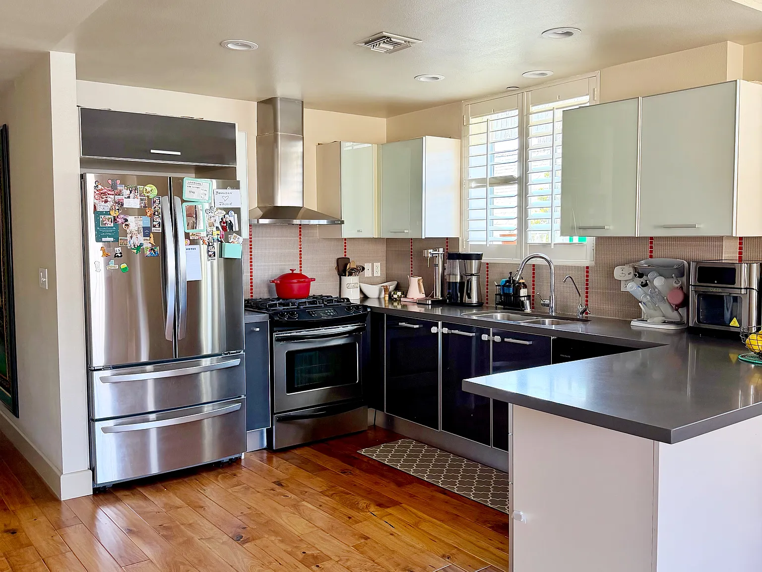 3 bed, 1450 sqft, $3,799 — Photo 4