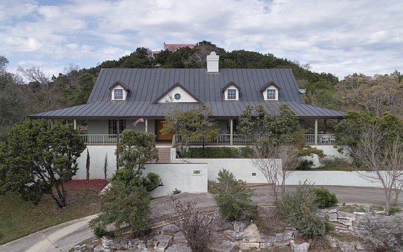 2nd image of 2235 San Jacinto Dr