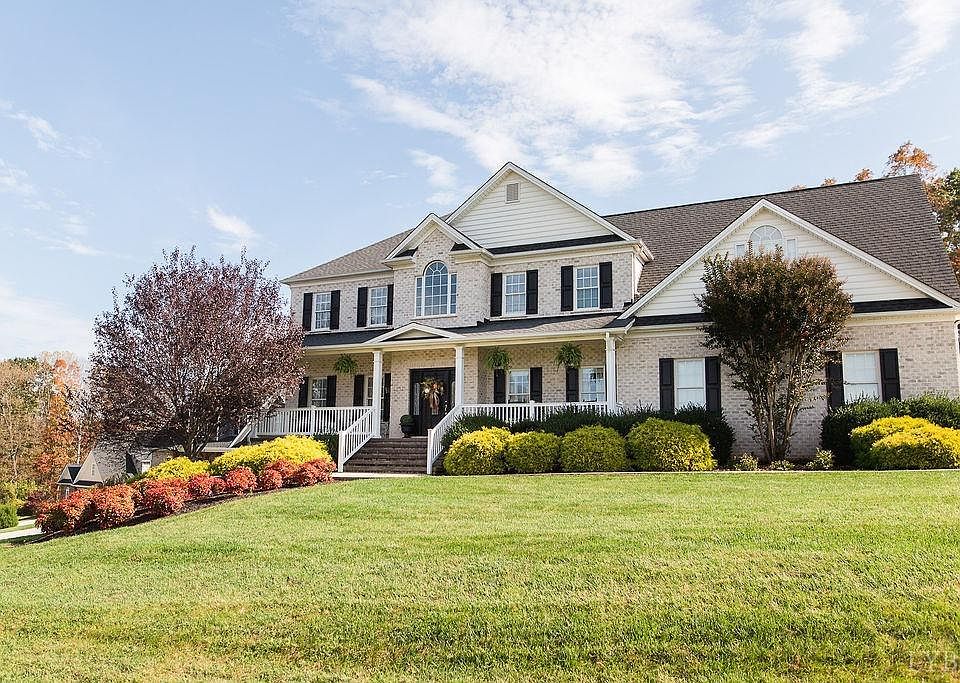 1st image of 1229 Ivy Creek Dr