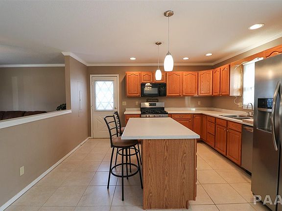 3rd image of 2820 W Farrelly Ave