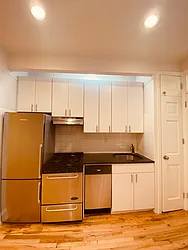 Rented by Metropolis Real Estate of Manhattan