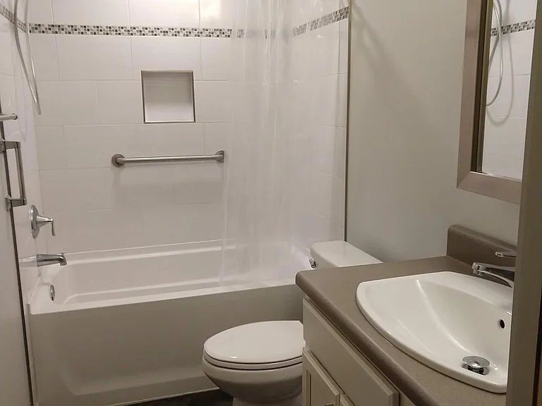 4 Hyannis Dr #2 — Photo 8