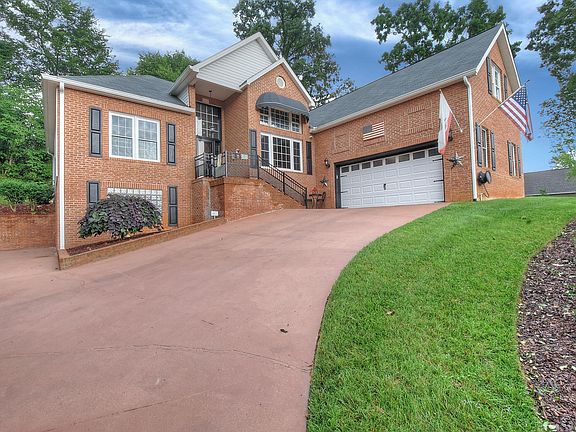 4th image of 612 Glen Oaks Pl