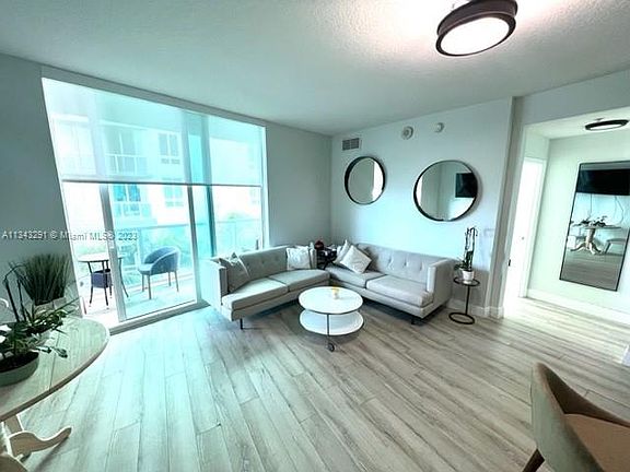 3rd image of 1900 N Bayshore Dr APT 1417