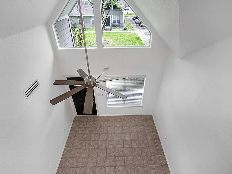 211 Hunt Rd #211 — Photo 22