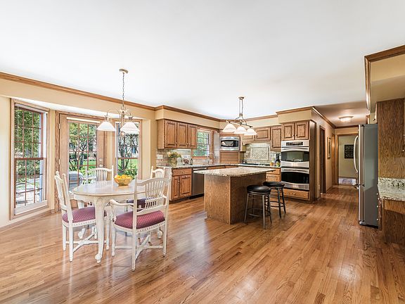 3rd image of 2708 Royal Kings Ct