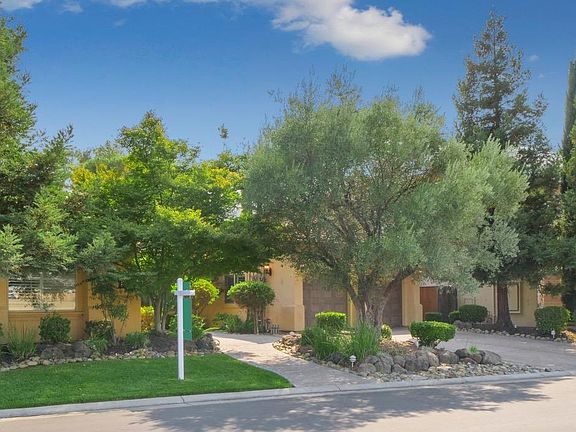 5th image of 10810 Saint Moritz Cir