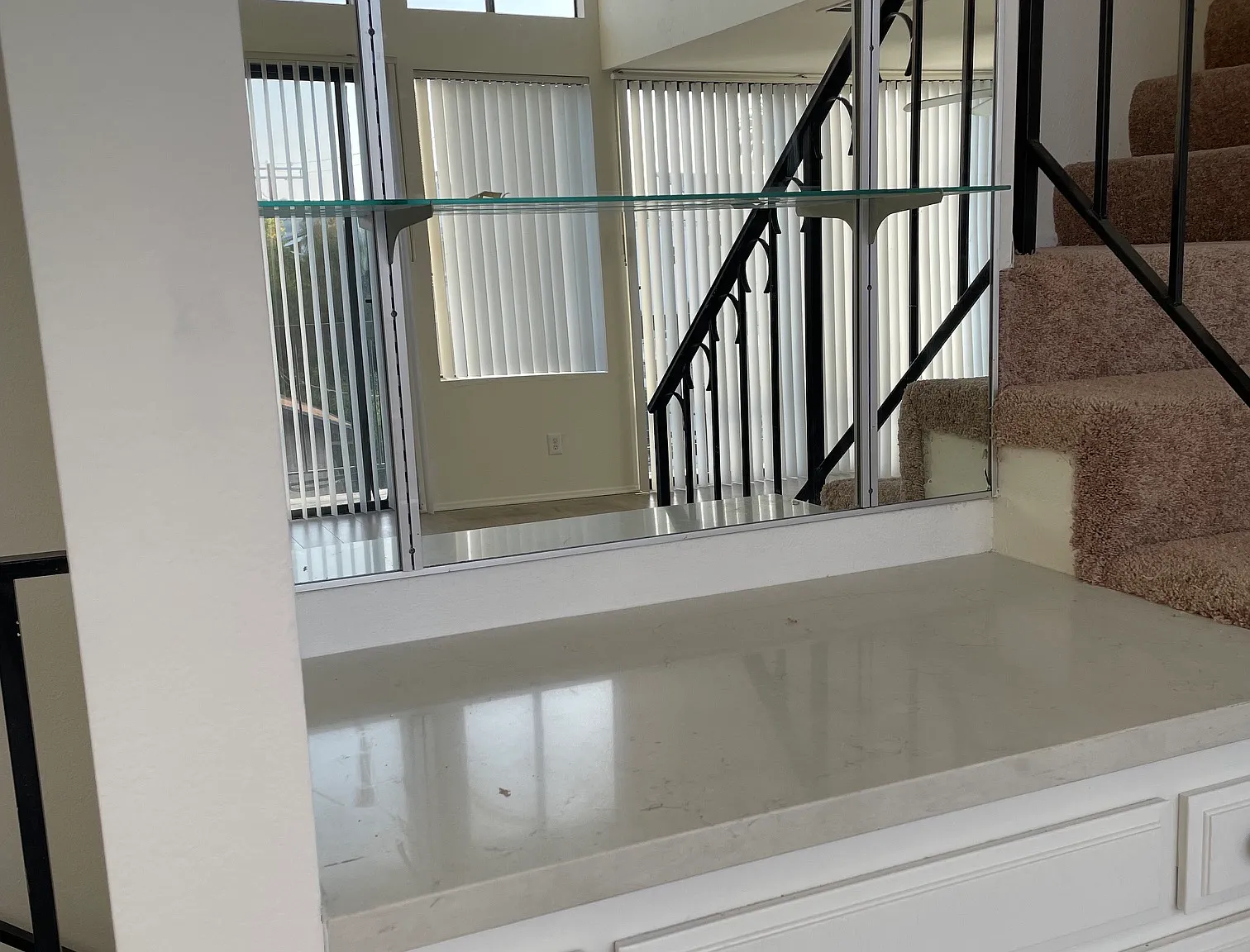 3 bed, 1900 sqft, $4,495 — Photo 2