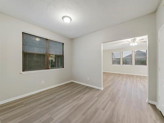 5th image of 20507 Rainport Cir