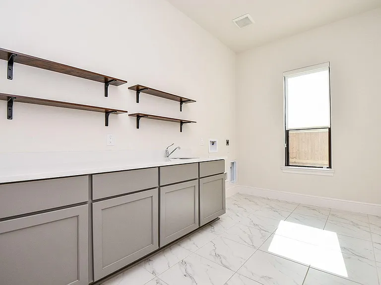 8526 Tombron Grove Rd — Photo 45
