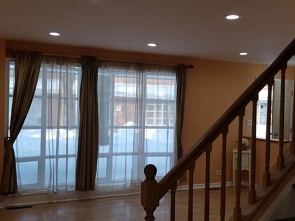 3rd image of 7955 N Nordica Ave