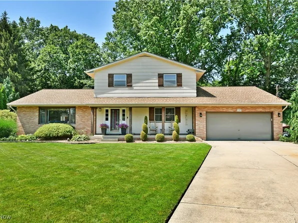 137 Emerson Cir, Cortland, OH 44410