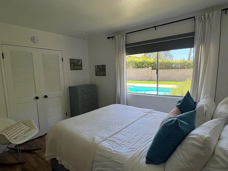 451 Live Oaks Rd — Photo 11